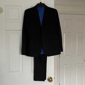 JOS. A. BANK 2 piece boys suit. Size 16 Color black